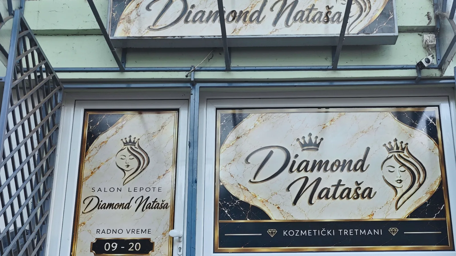 Brendiranje izloga salona lepote Natasa Diamond u Pancevu