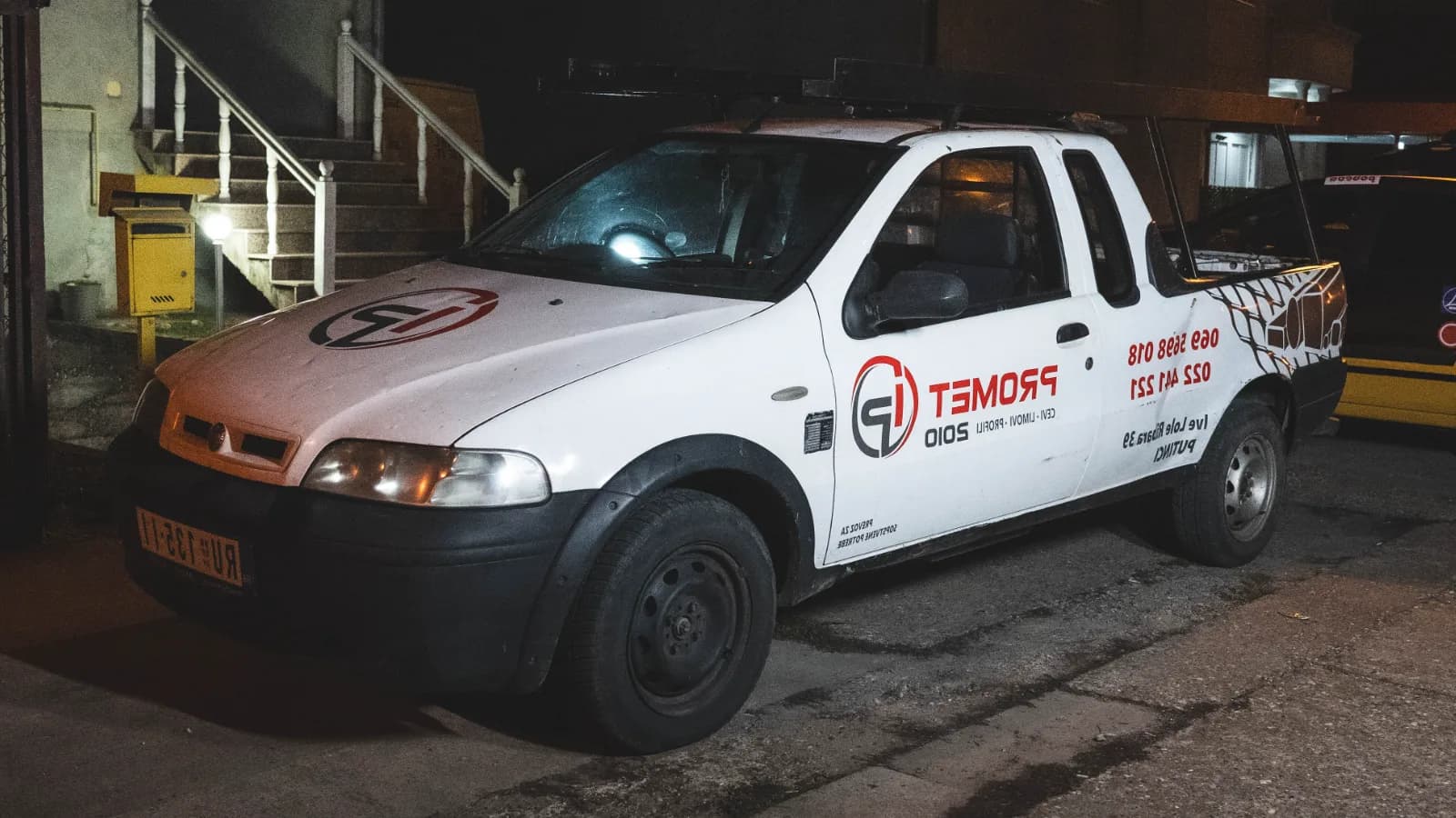 IP Promet — dostavni kamionet sa srebrnom folijom